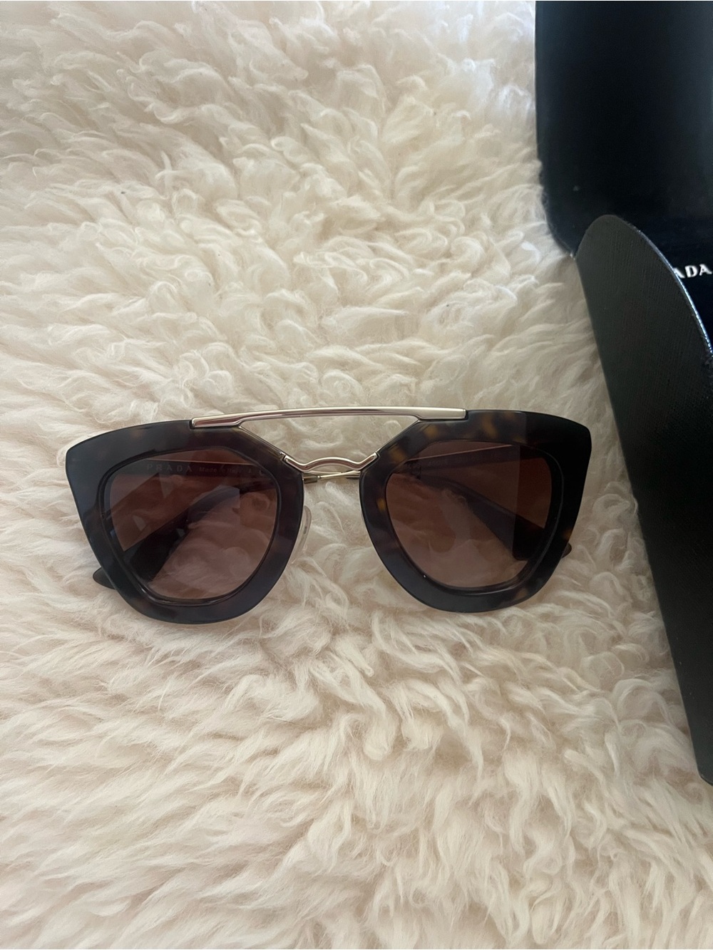 Prada Tortoiseshell Cat-Eye Sunglasses with Gold Bridge and Brown Lenses - Picture 1 of 4